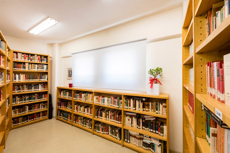 Pyrgos Central Public Library 3