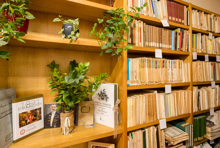 Pyrgos Central Public Library 10