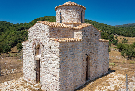 Church of Pammegistoi Taxiarches